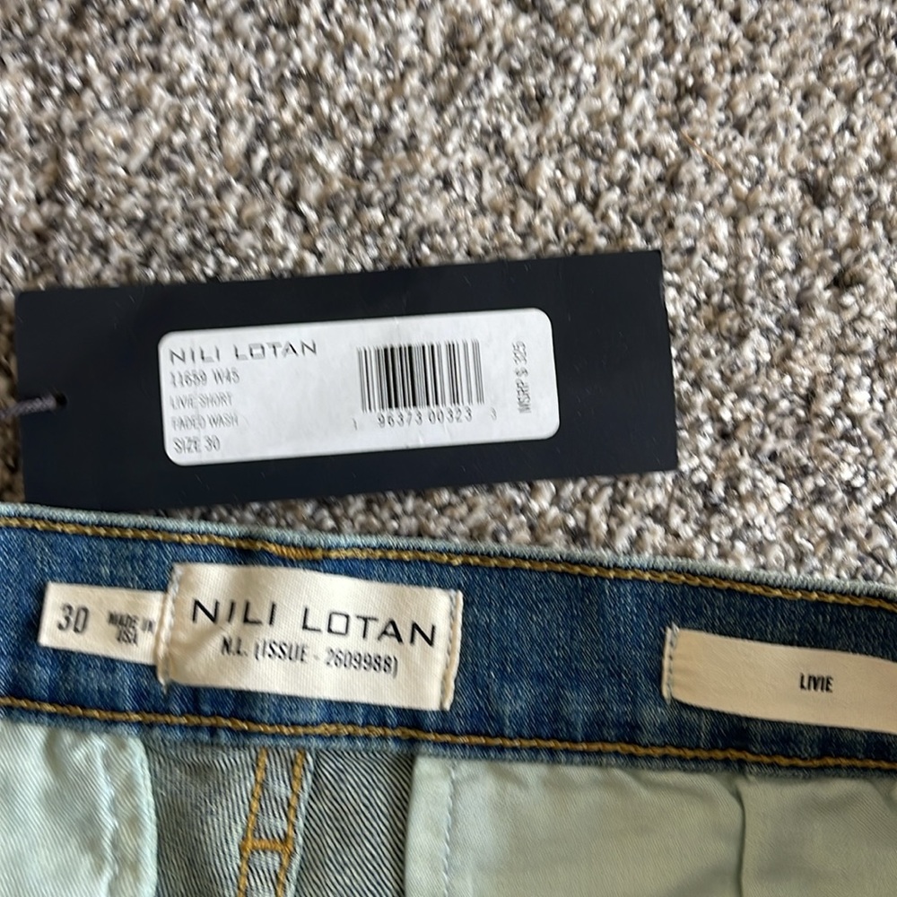 NILI LOTAN | Livie Denim Short - Picture 7 of 9